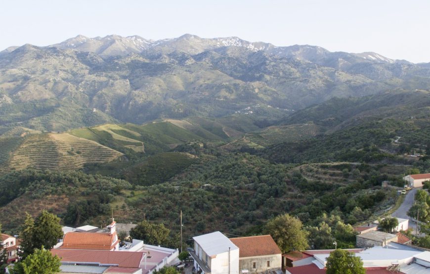 Aoria Traditional House with Stunning Mountain View