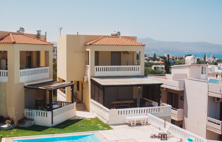 Villa Cook with pool and terraces with sea views